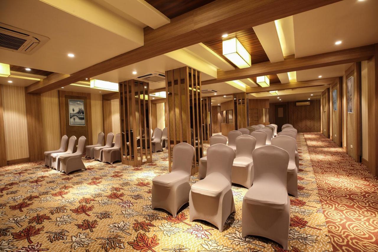 Click Hotel Nashik Exterior foto