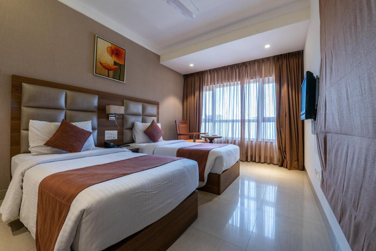 Click Hotel Nashik Exterior foto